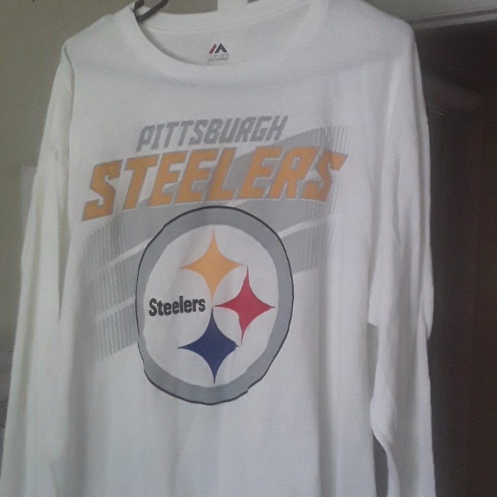 Long sleeve tee shirt